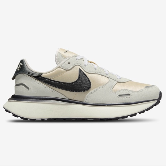 Nike Shoes - Nike Phoenix Waffle